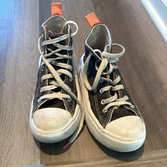 CONVERSE Girl's High Tops with thick sole size 3 - Picture 4 of 5